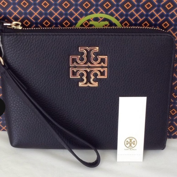 tory burch britten wristlet